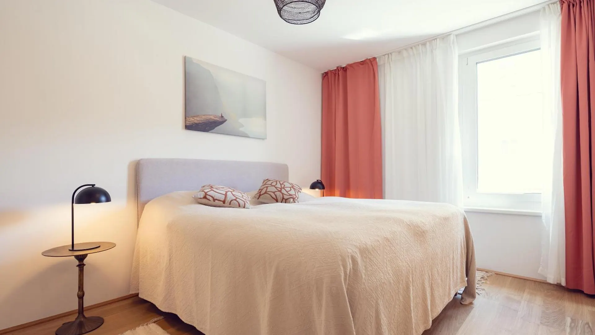 Meverling Desert 3 Vienna Apartment